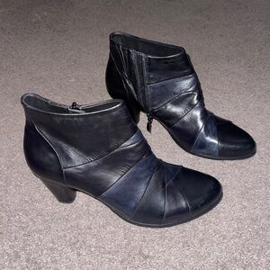 Ladies boots Size 41